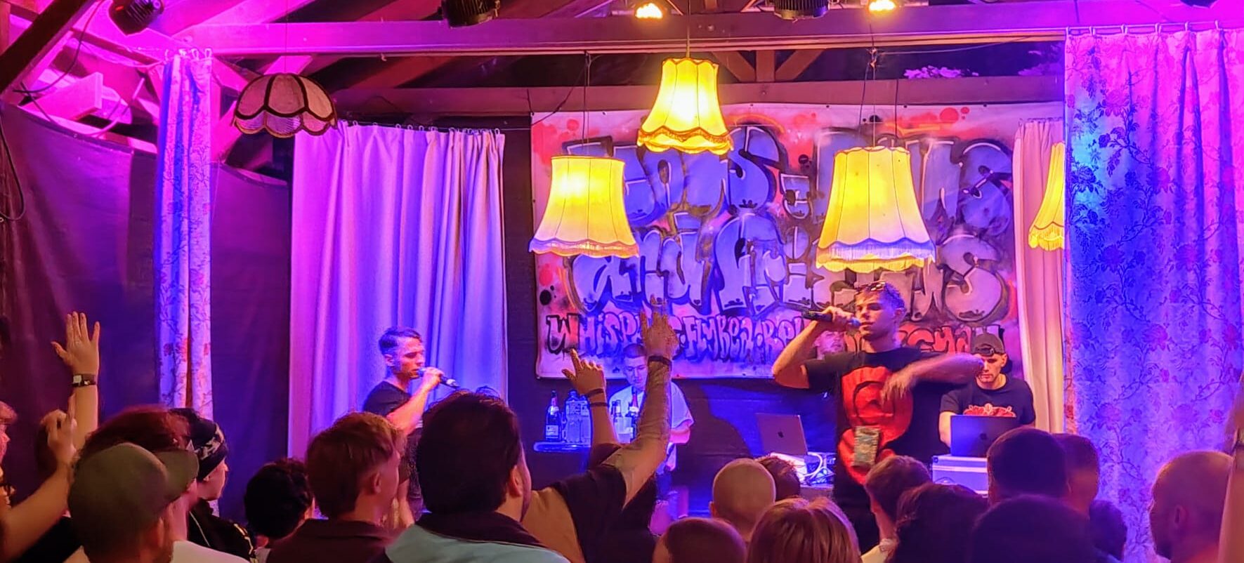 Ein Jahr, viele Stimmen